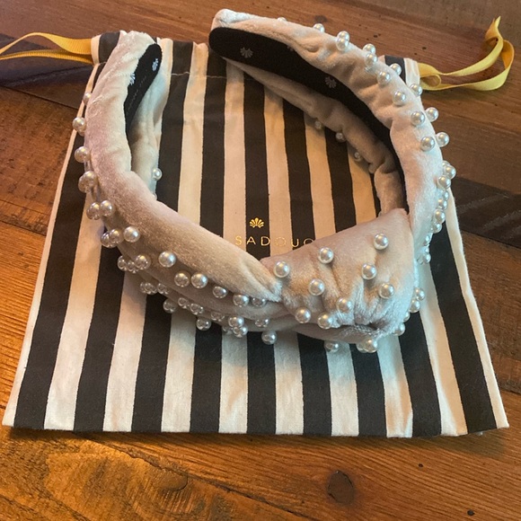 Lele Sadoughi Accessories - Lele Sadoughi Creme Velvet Headband with Pearl Studs
